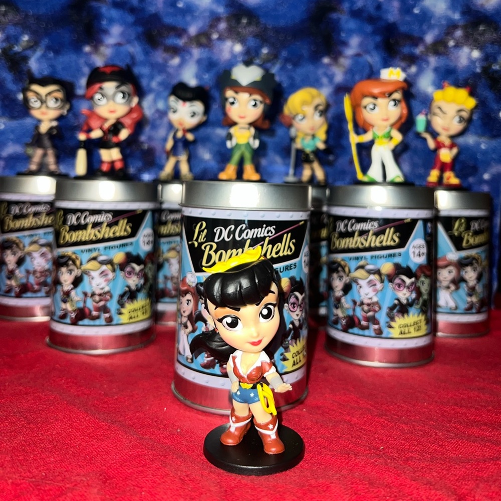 Lil DC Bombshells series 1 set of 8 figures